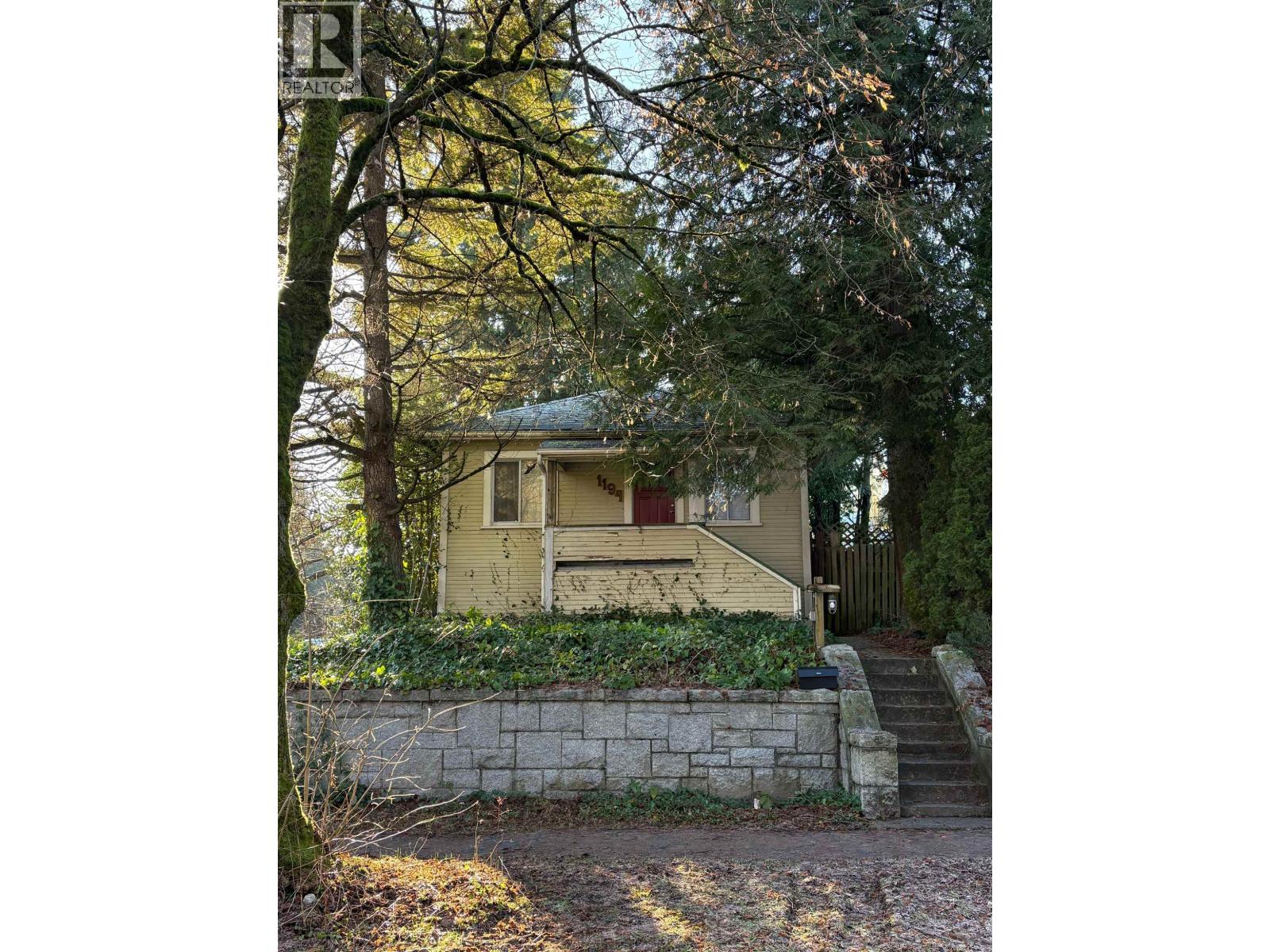 1194 18TH Avenue - photo 2