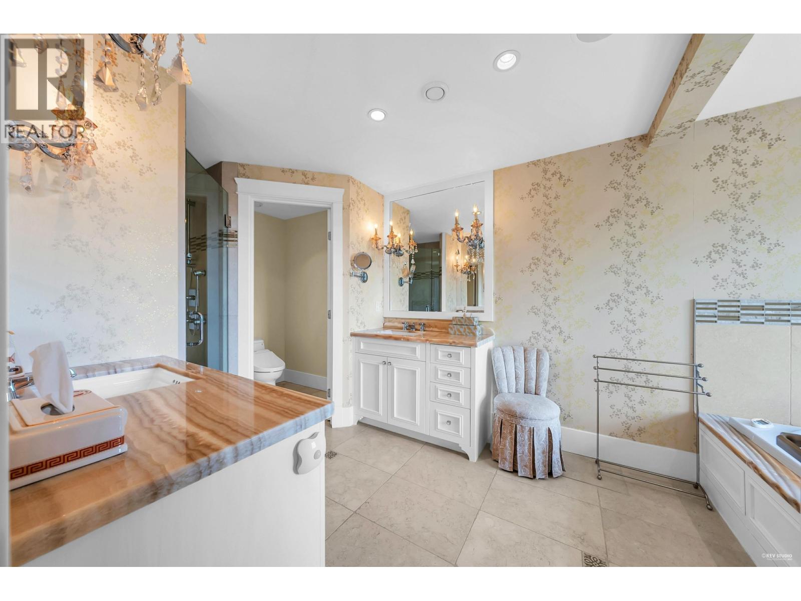 4668 CLOVELLY WALK, West Vancouver