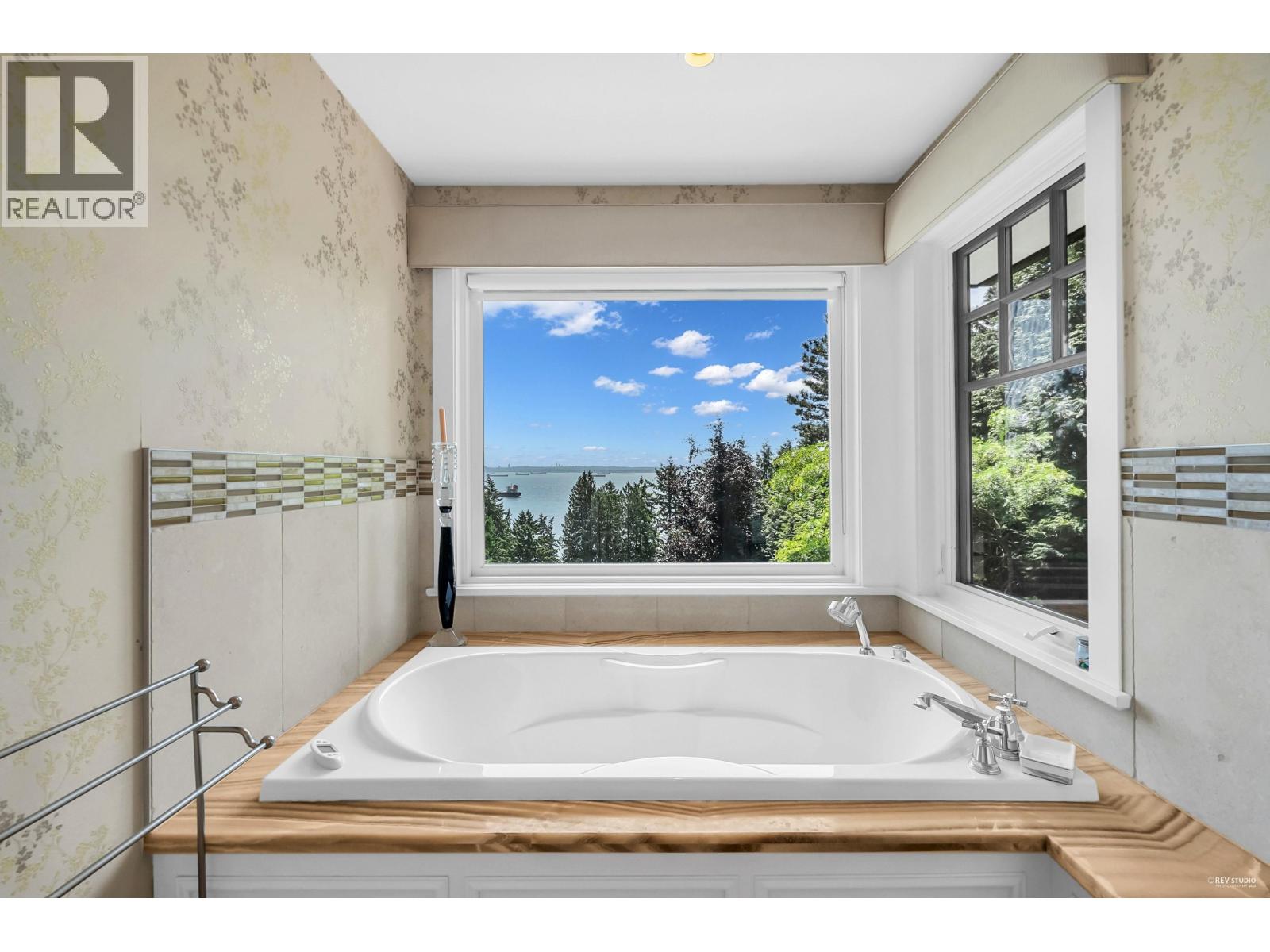 4668 CLOVELLY WALK, West Vancouver