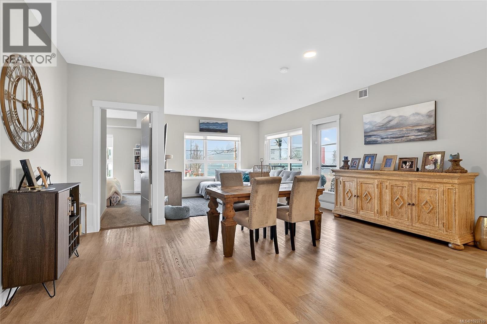 205 140 Jensen Ave W, Parksville