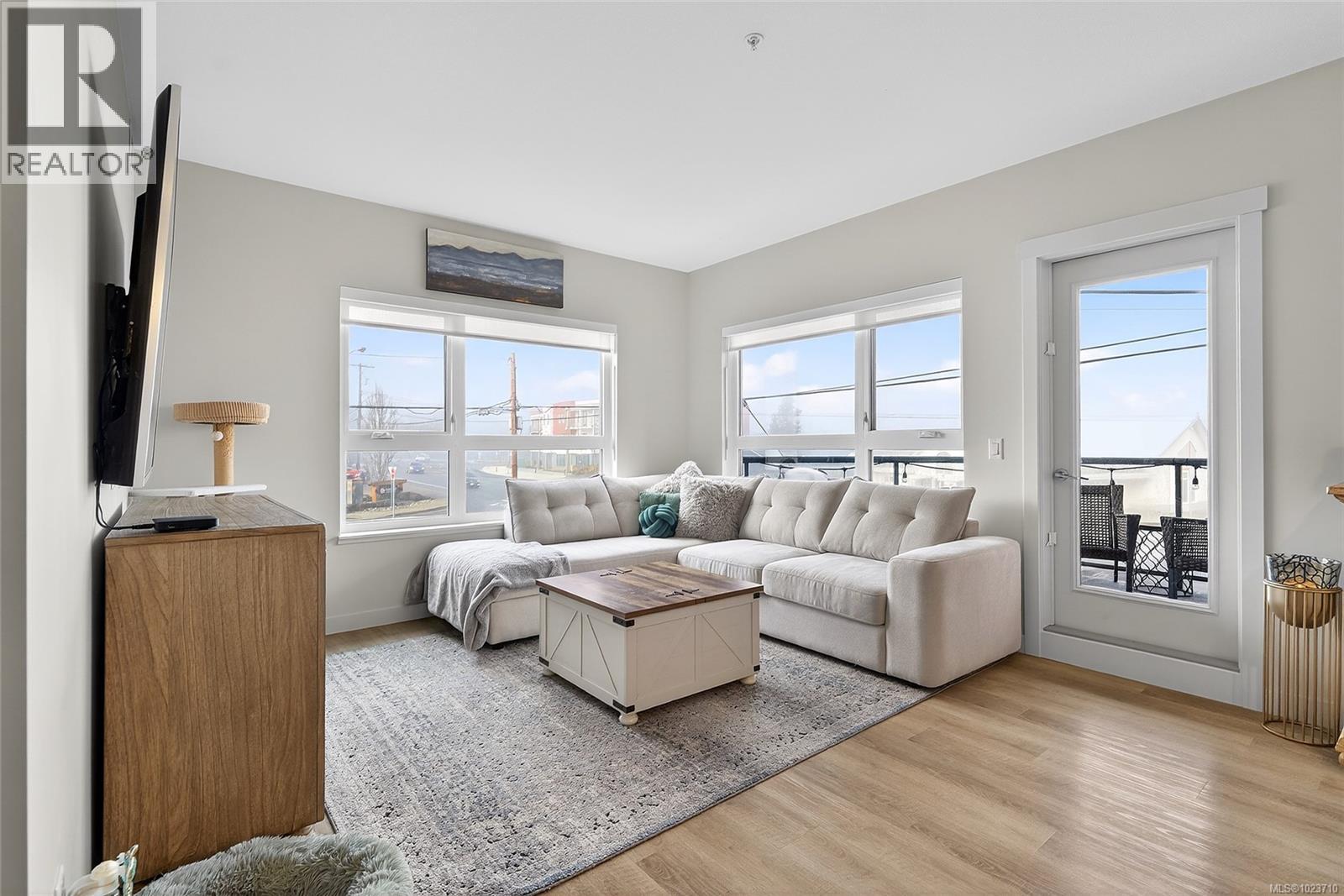 205 140 Jensen Ave W, Parksville