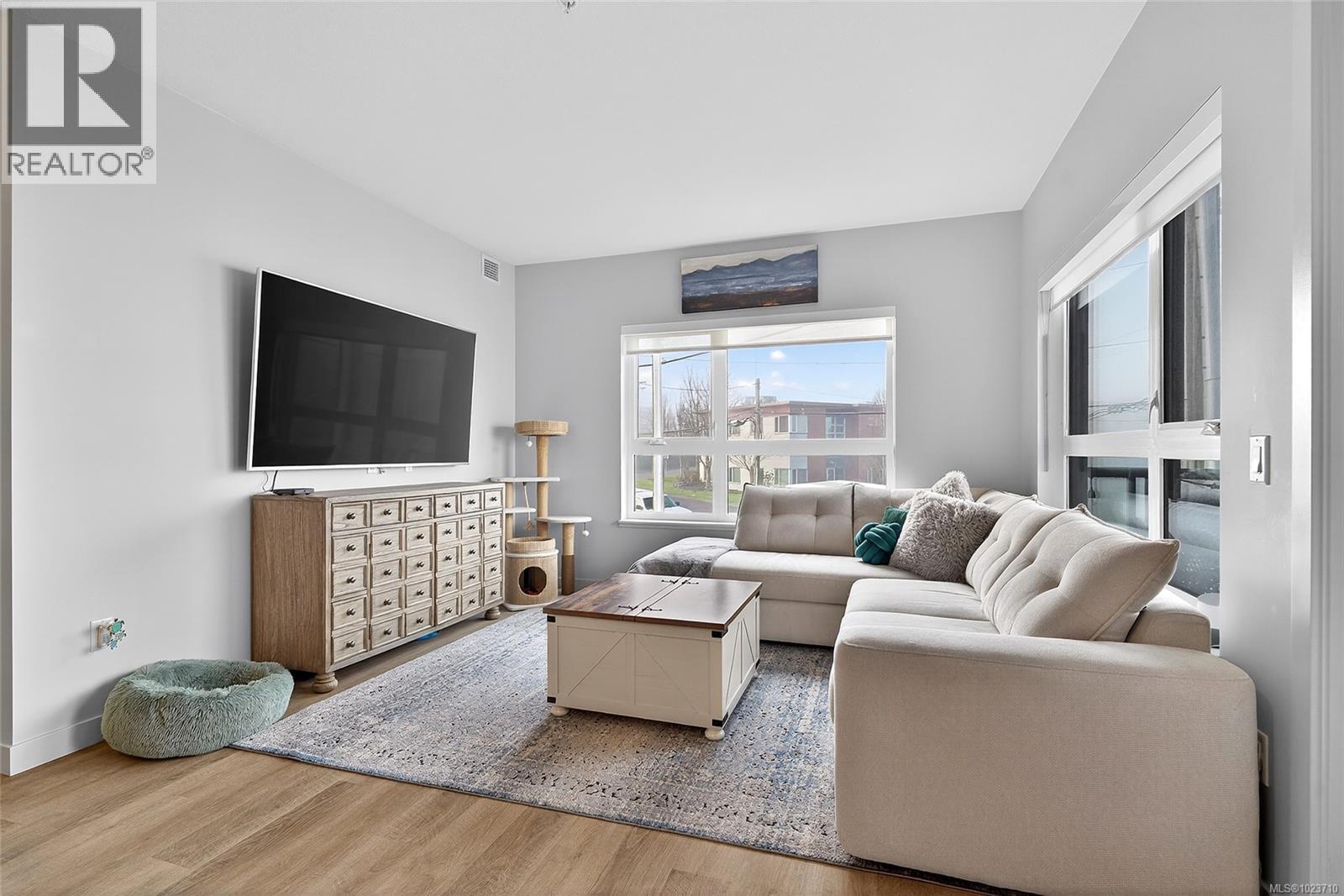 205 140 Jensen Ave W, Parksville