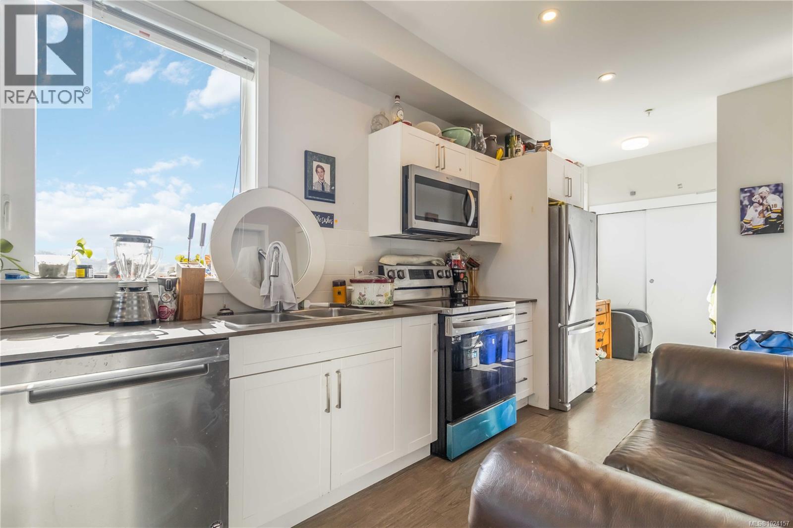 602 868 Orono Avenue, Langford