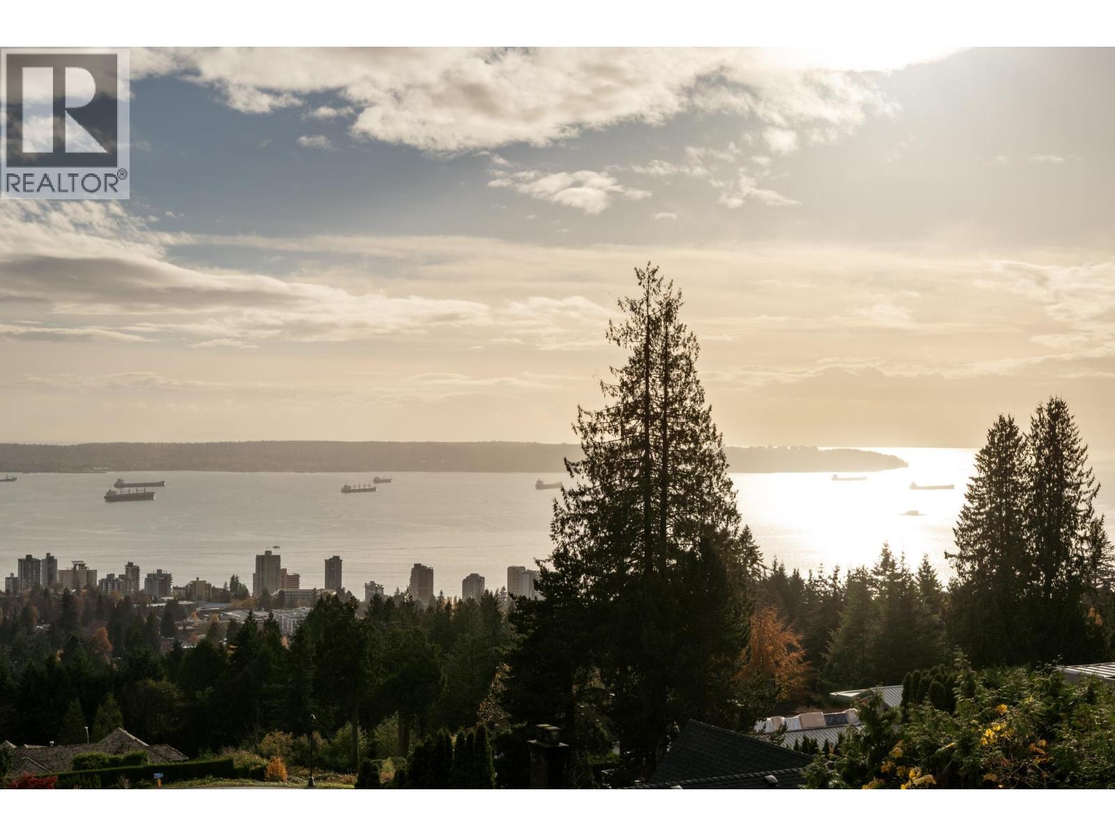 2346 WESTHILL DRIVE, West Vancouver