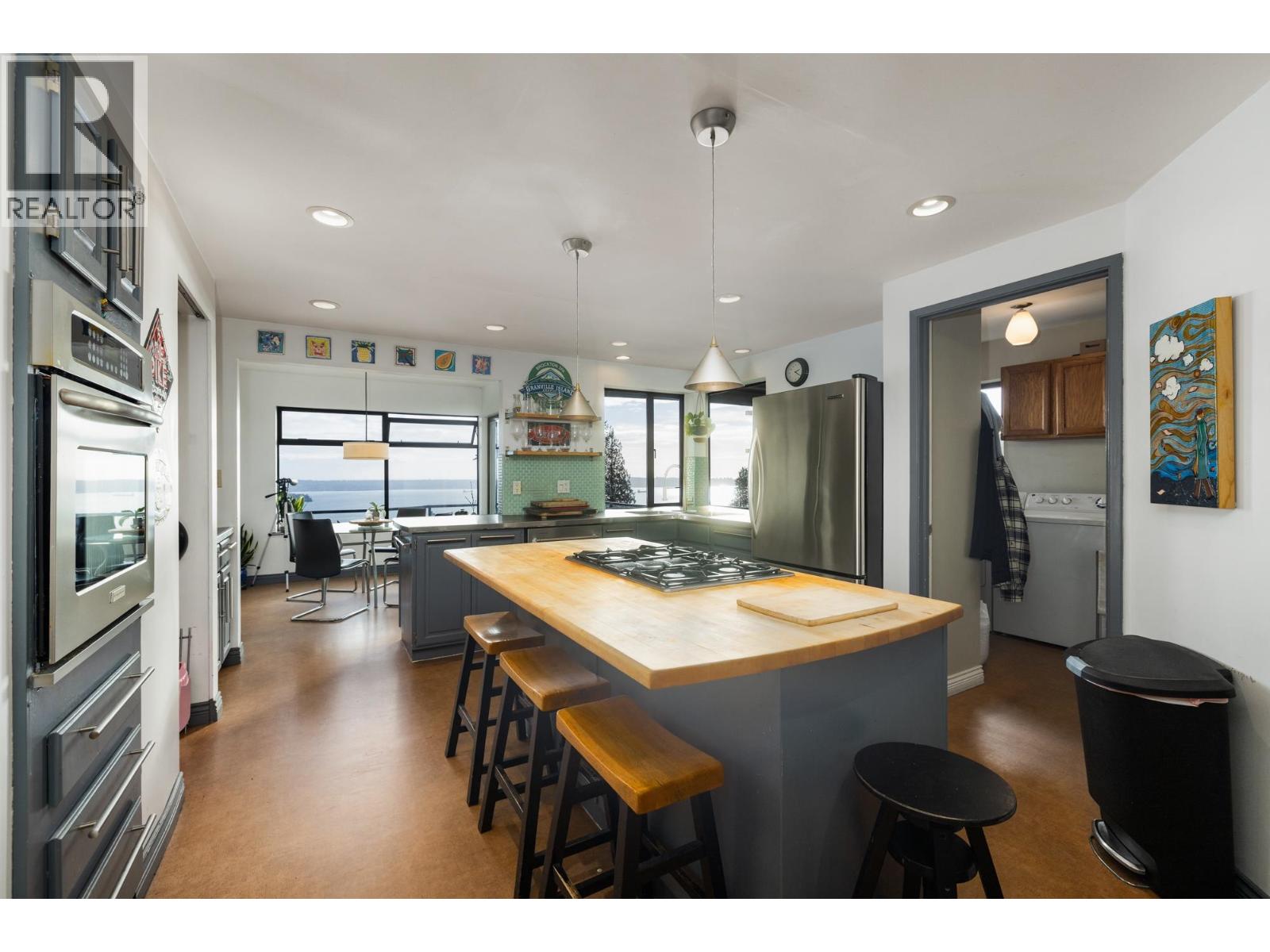 2346 WESTHILL DRIVE, West Vancouver