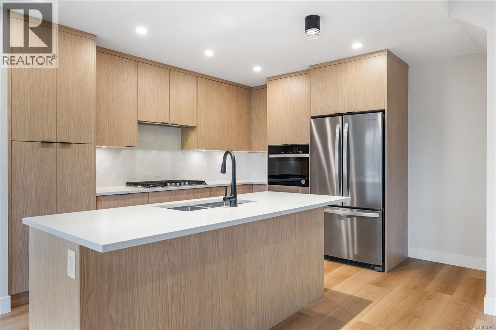  2510 Bronzite Place, Langford