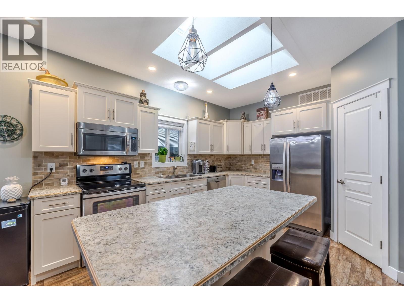 8300 Gallagher Lake Frontage Road Unit# 85, Oliver