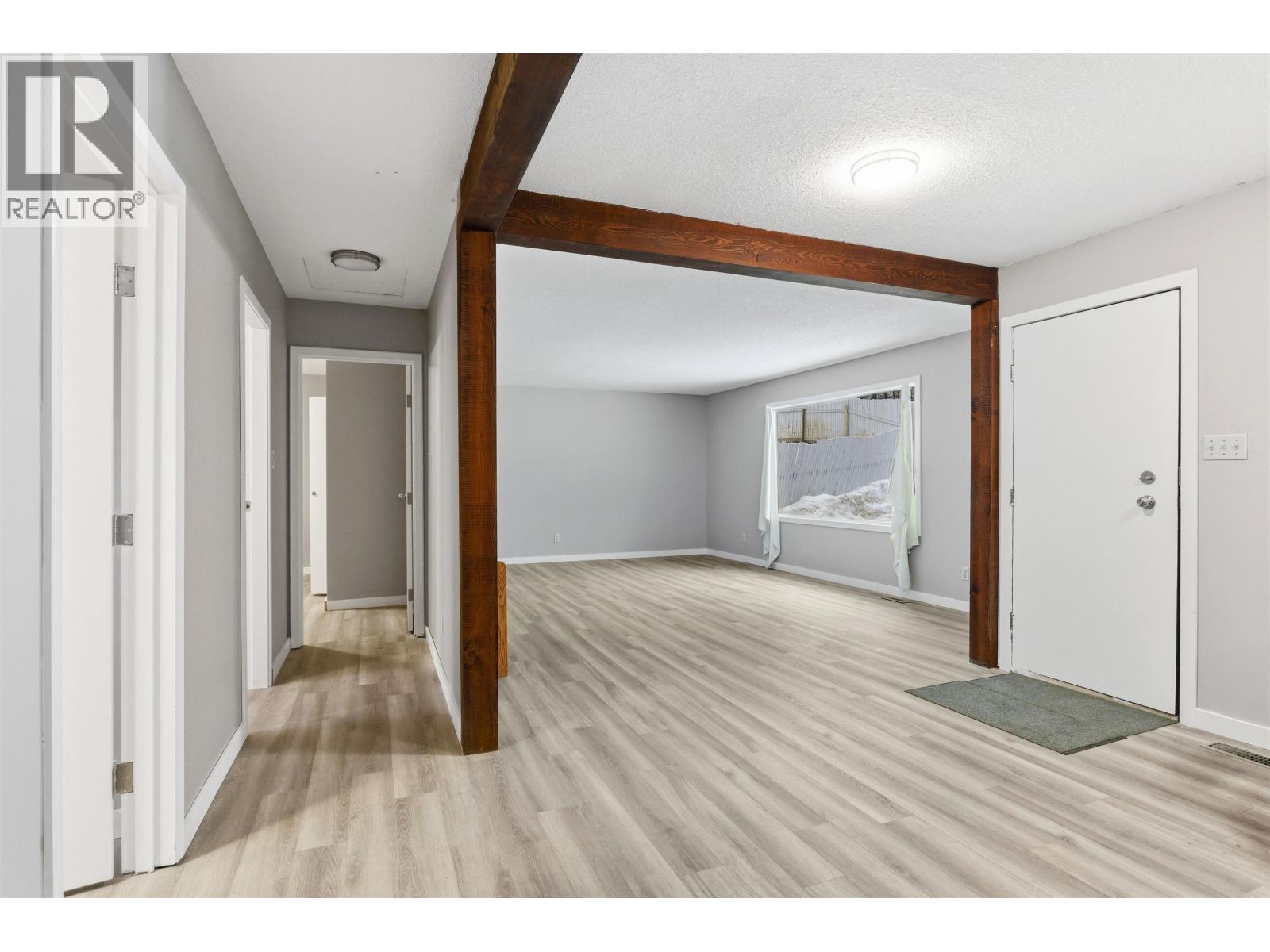 1012 CONRAD CRESCENT - 7