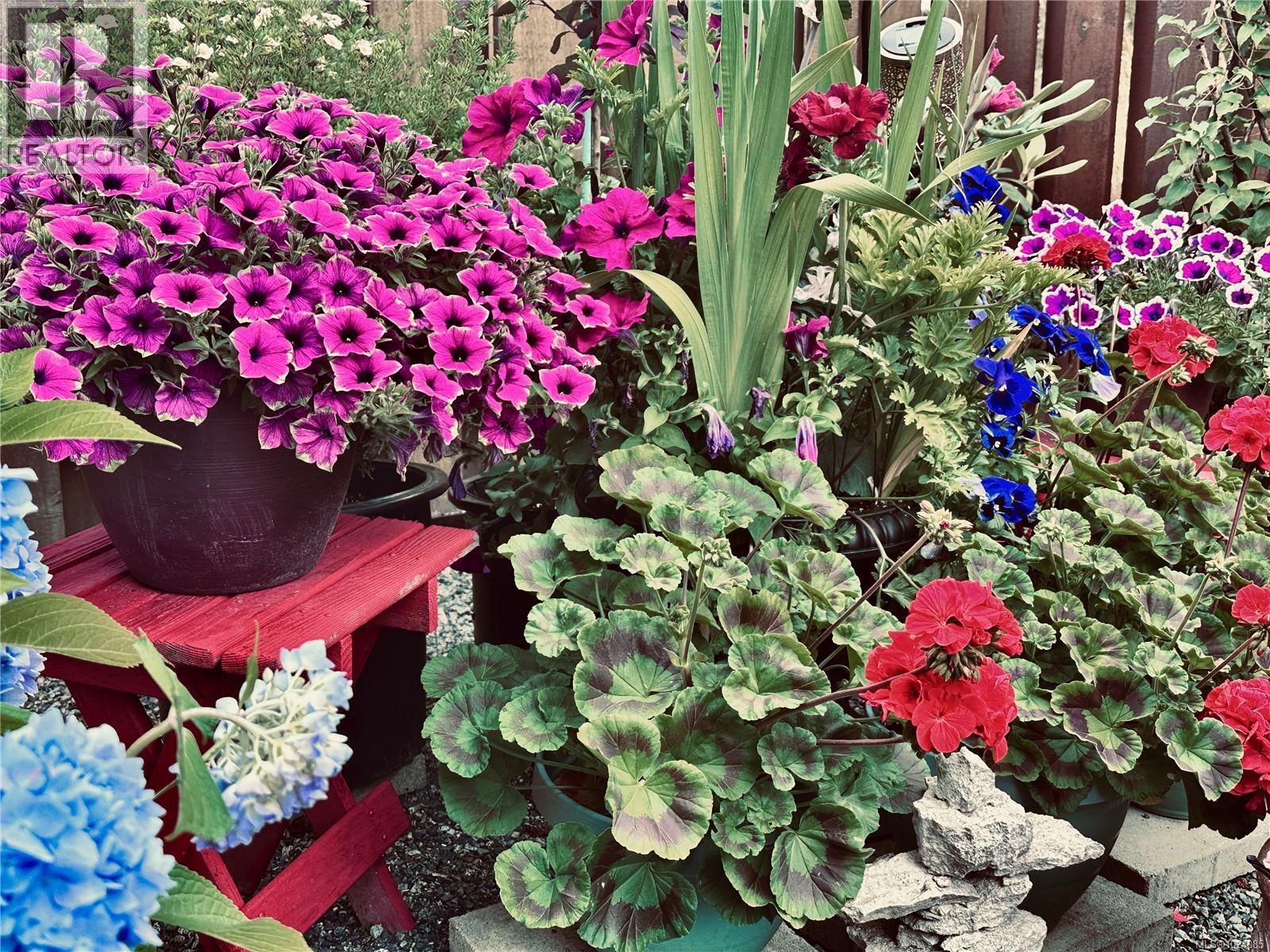 54 300 Grosskleg Way, Lake Cowichan