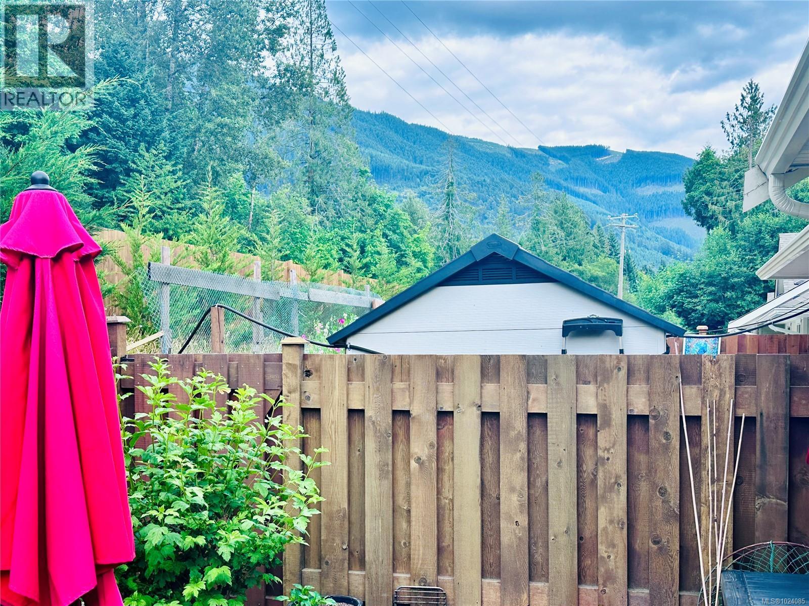 54 300 Grosskleg Way, Lake Cowichan