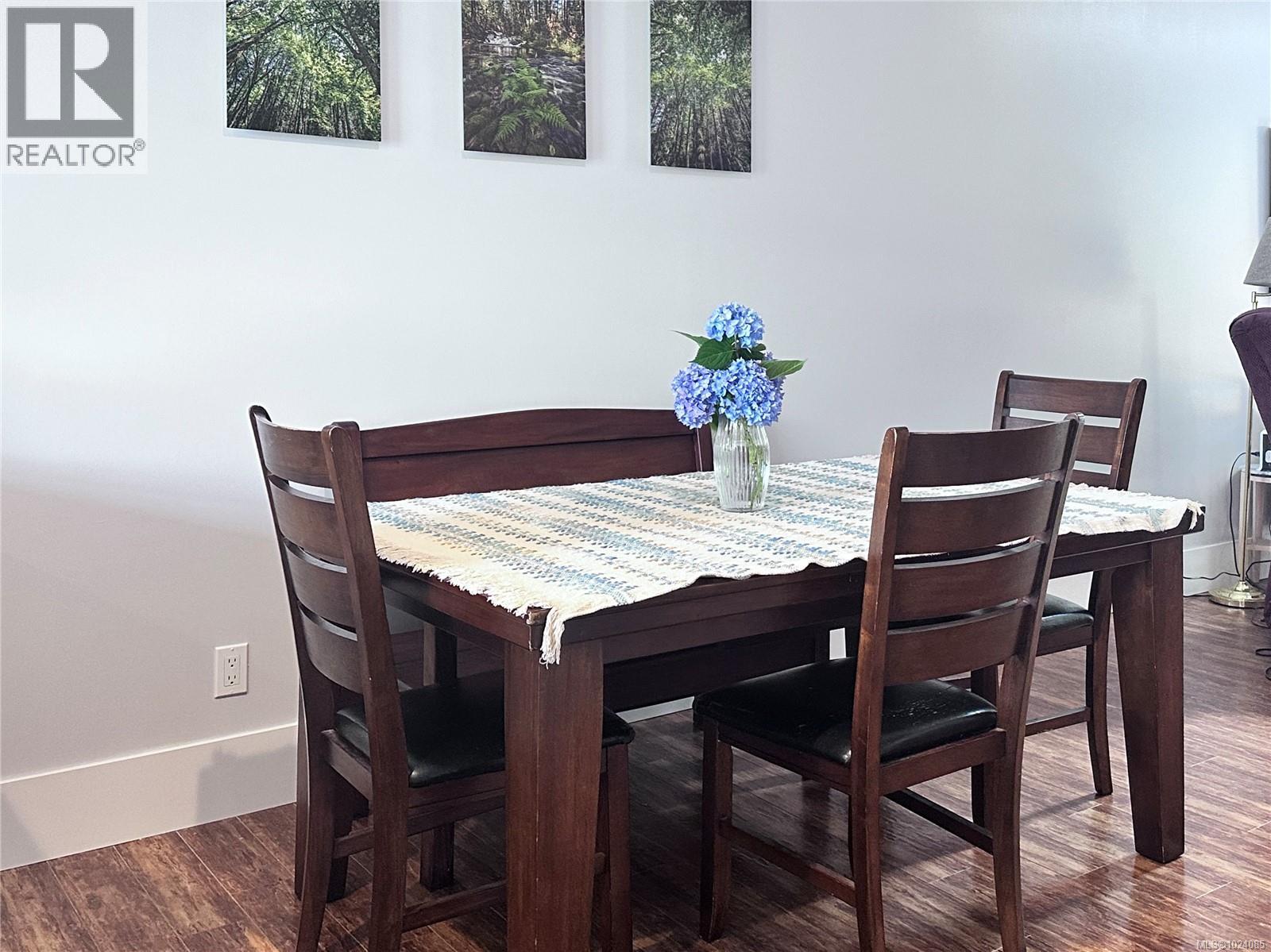 54 300 Grosskleg Way, Lake Cowichan