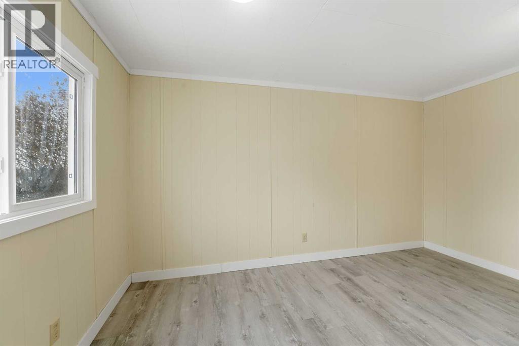 17 Parkland Acres, Lacombe