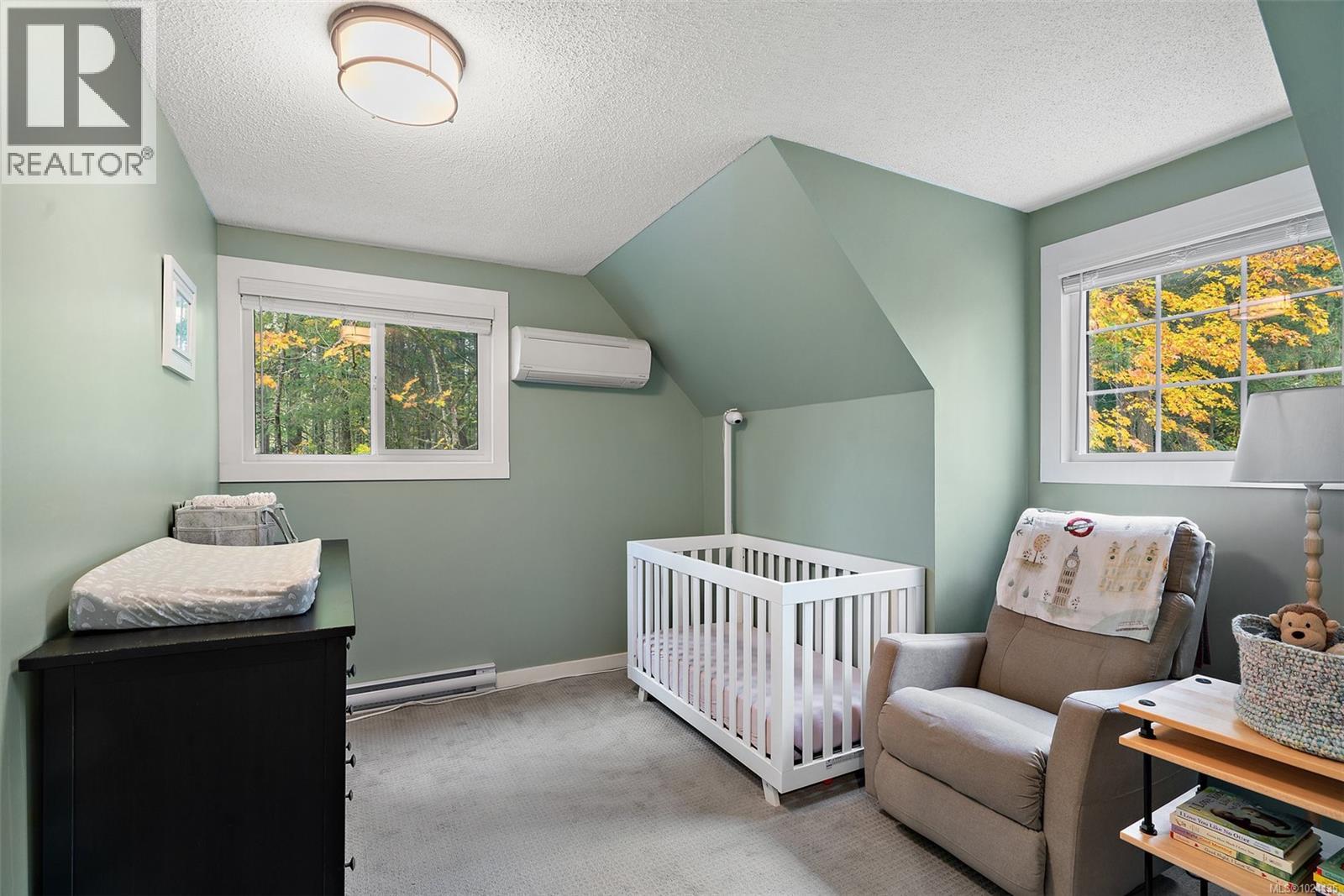 1409 Hillgrove Rd, North Saanich