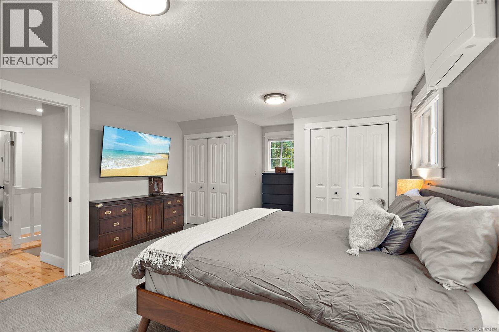 1409 Hillgrove Rd, North Saanich