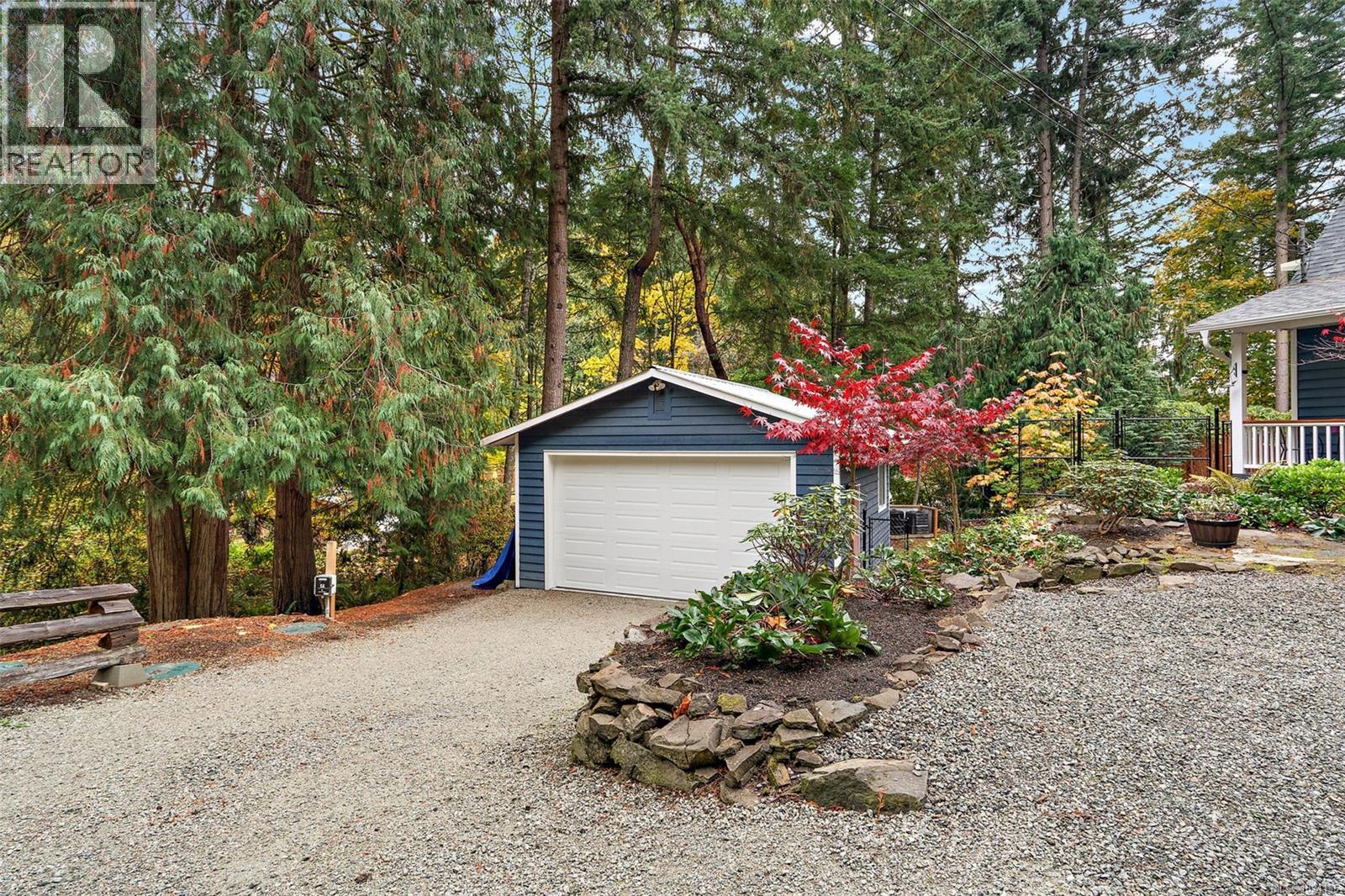 1409 Hillgrove Rd, North Saanich