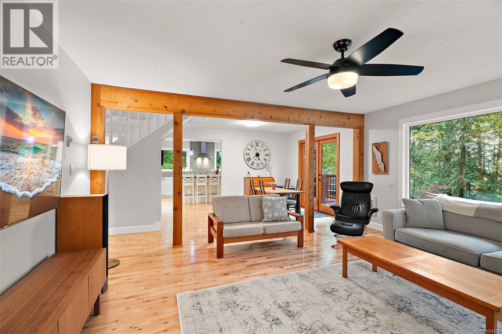 1409 Hillgrove Rd, North Saanich