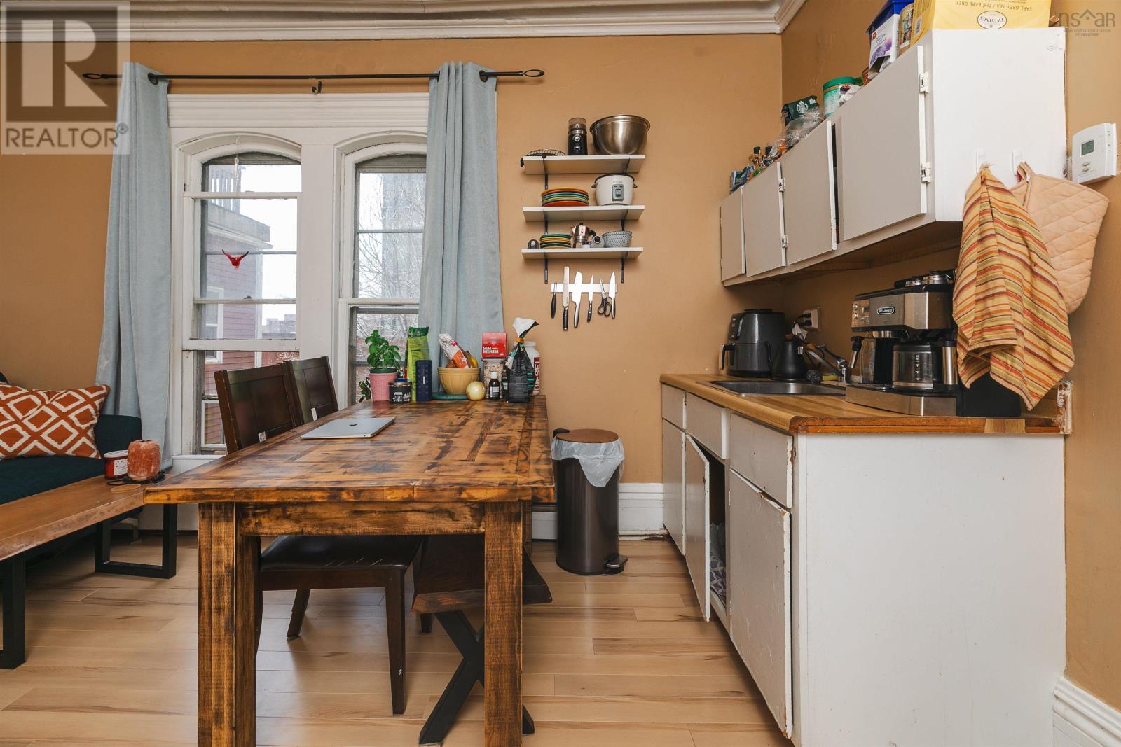 Property 23 of 29 of 1178 Queen Street