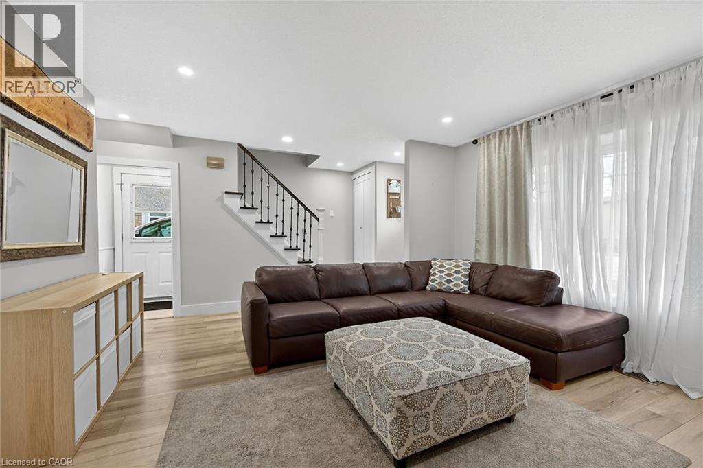 1091 UPPER WELLINGTON Street - 11