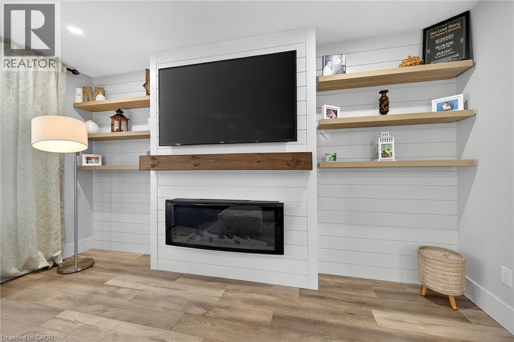 1091 UPPER WELLINGTON Street - 13