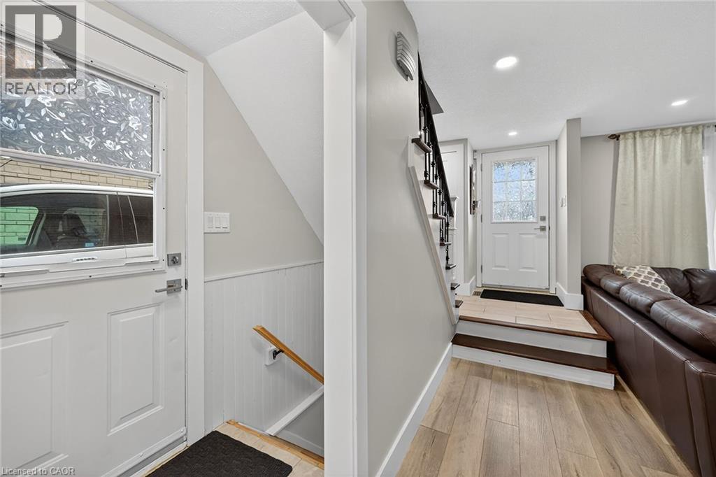 1091 UPPER WELLINGTON Street - 22