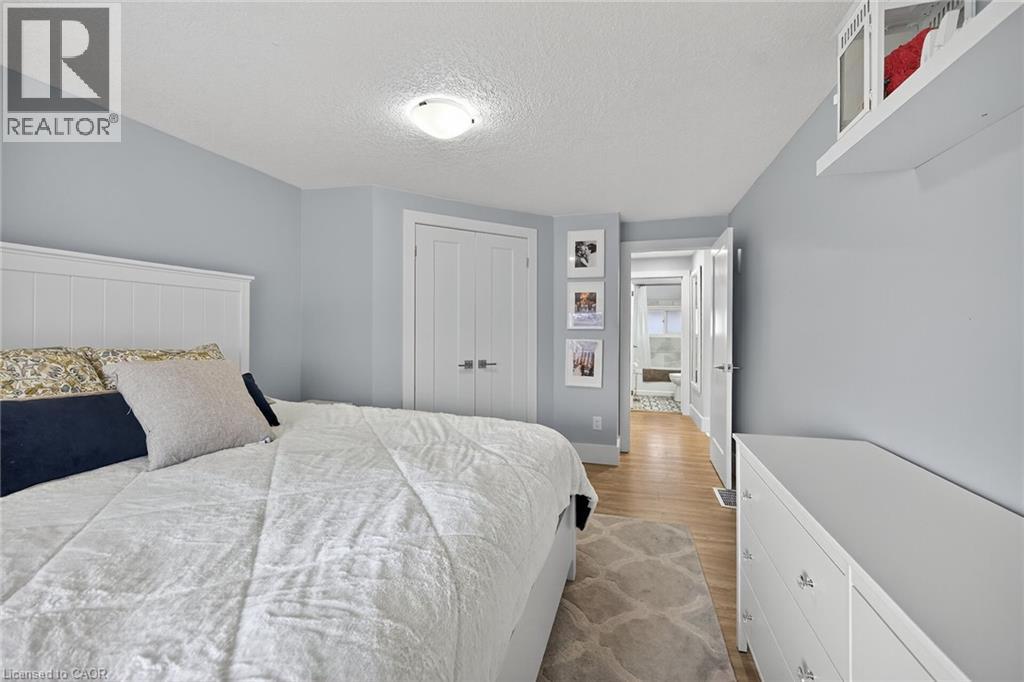 1091 UPPER WELLINGTON Street - 26