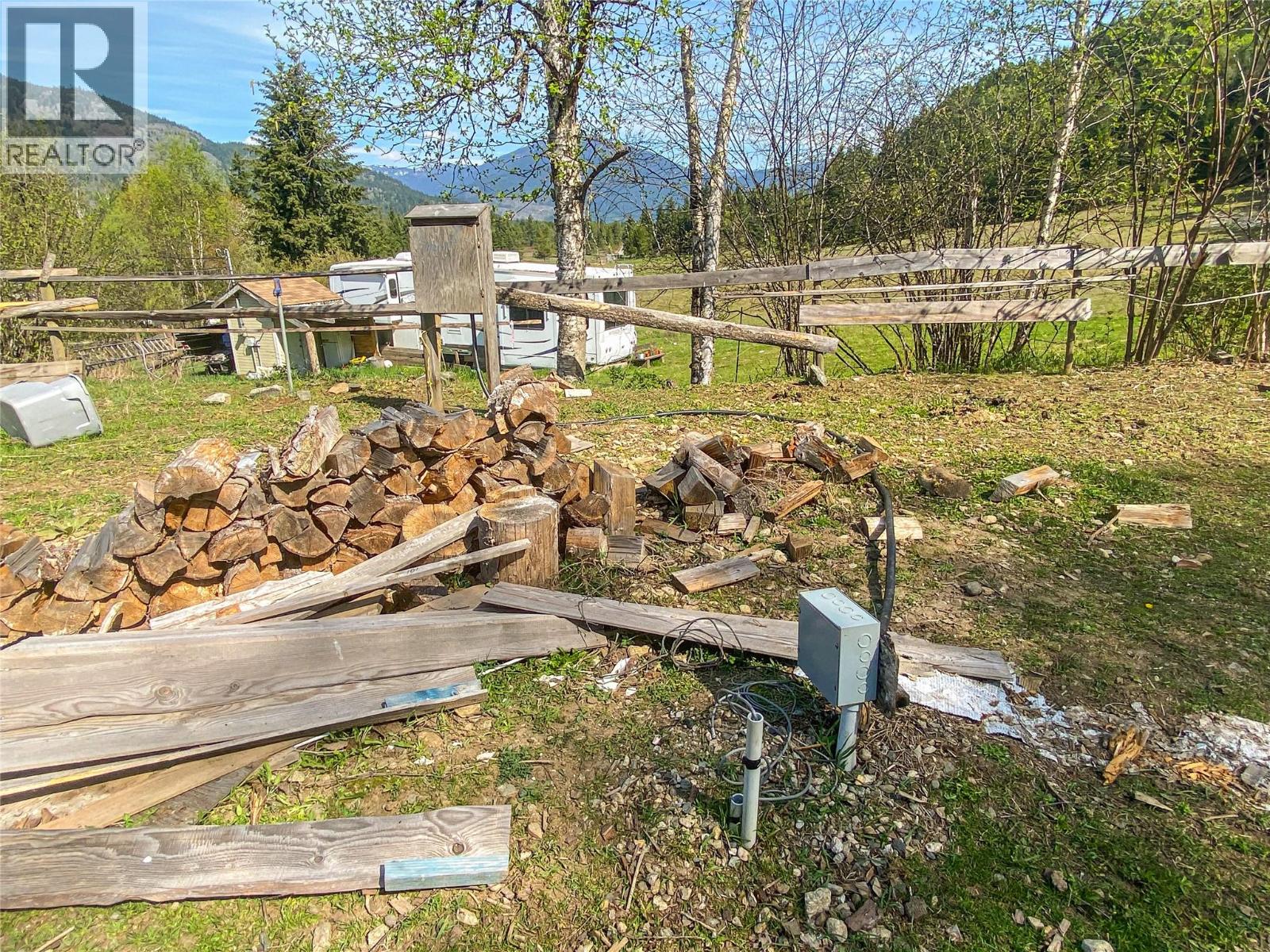 2158 MAKONIN ROAD - 58