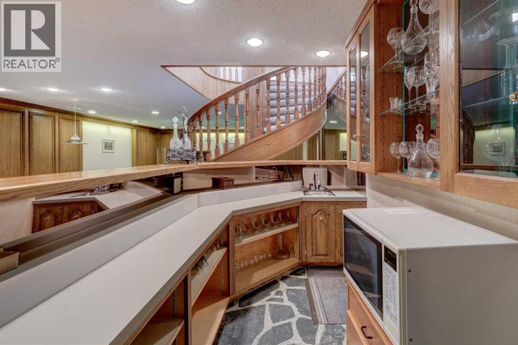 Single Family House Bungalow for Sale in  Edgeland Road NW Edgemont Calgary 