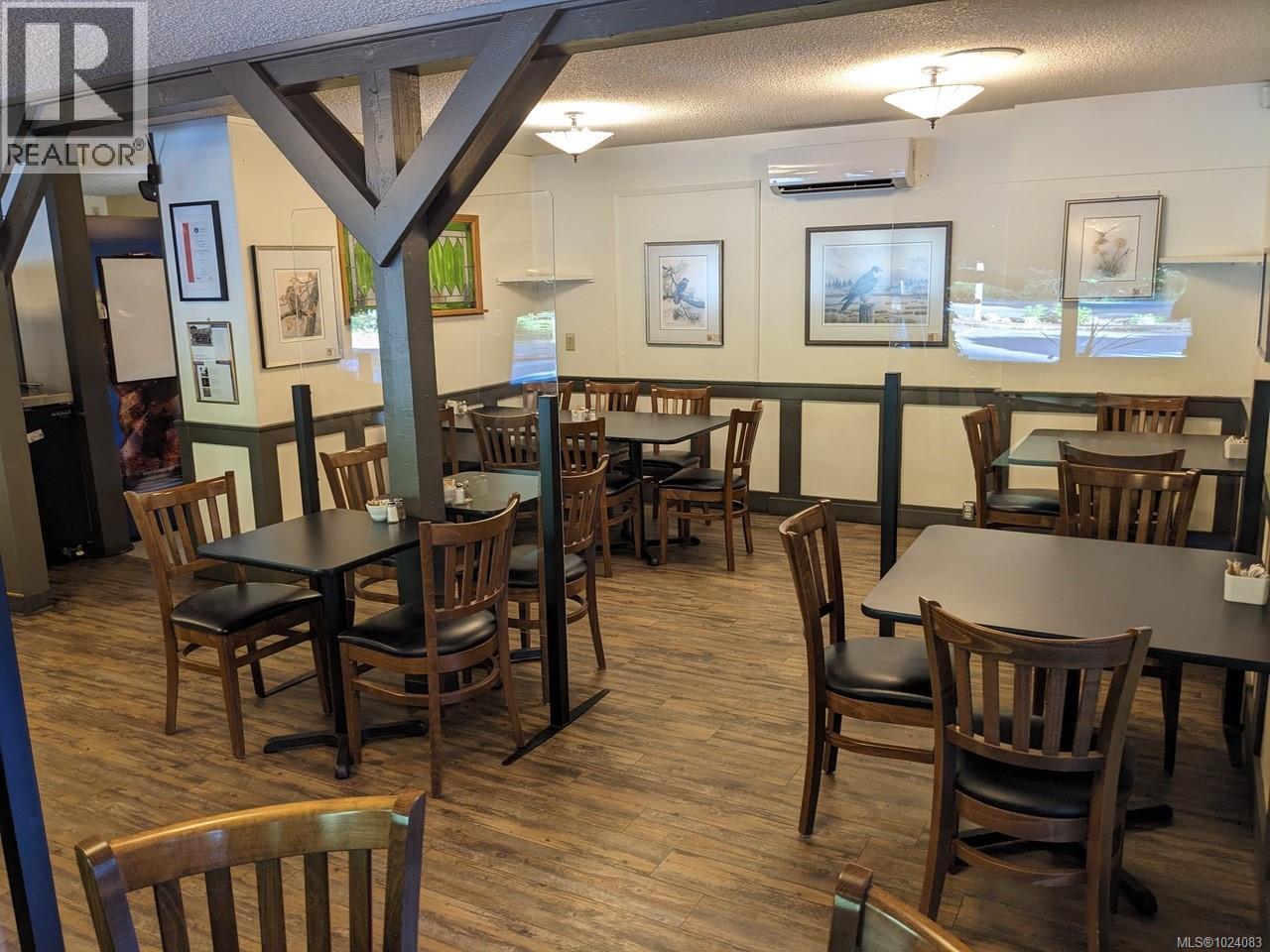 101 5325 Cordova Bay Road, Saanich