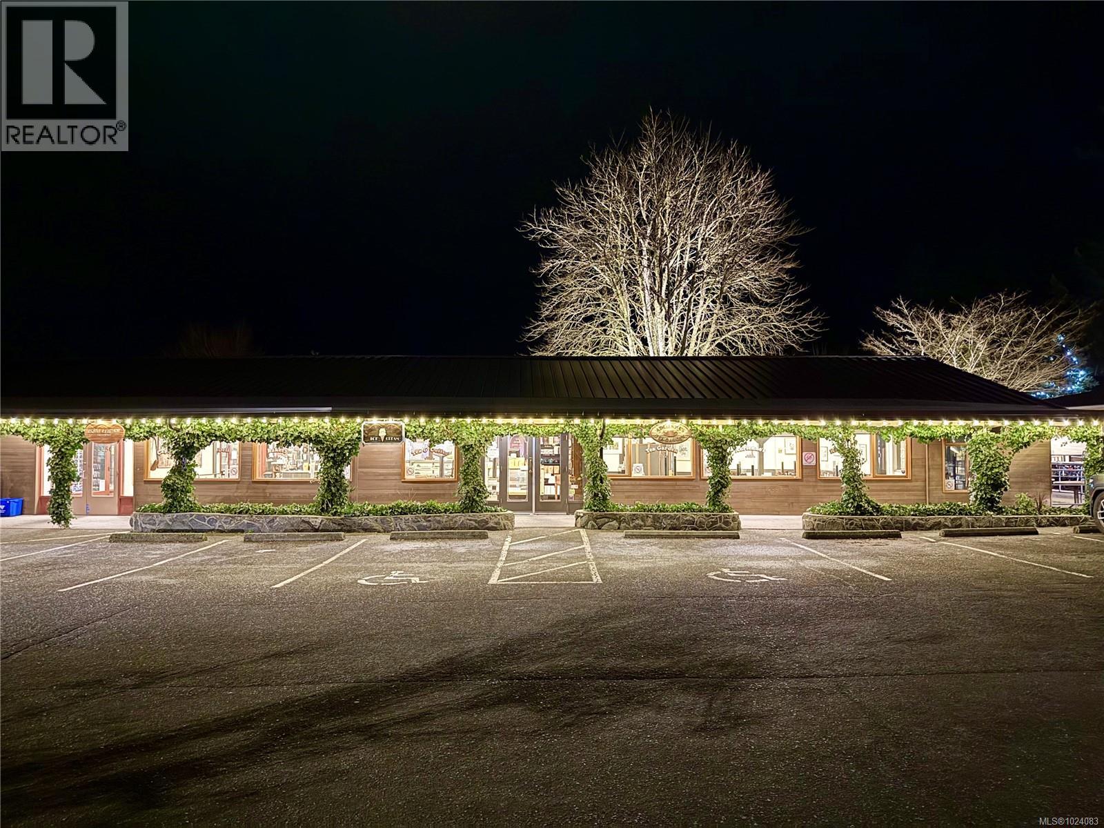 101 5325 Cordova Bay Road, Saanich