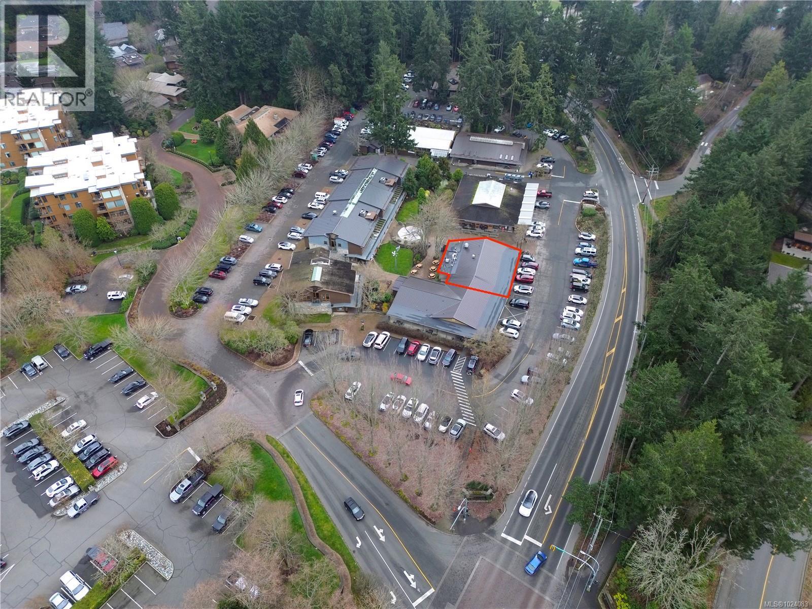 101 5325 Cordova Bay Road, Saanich