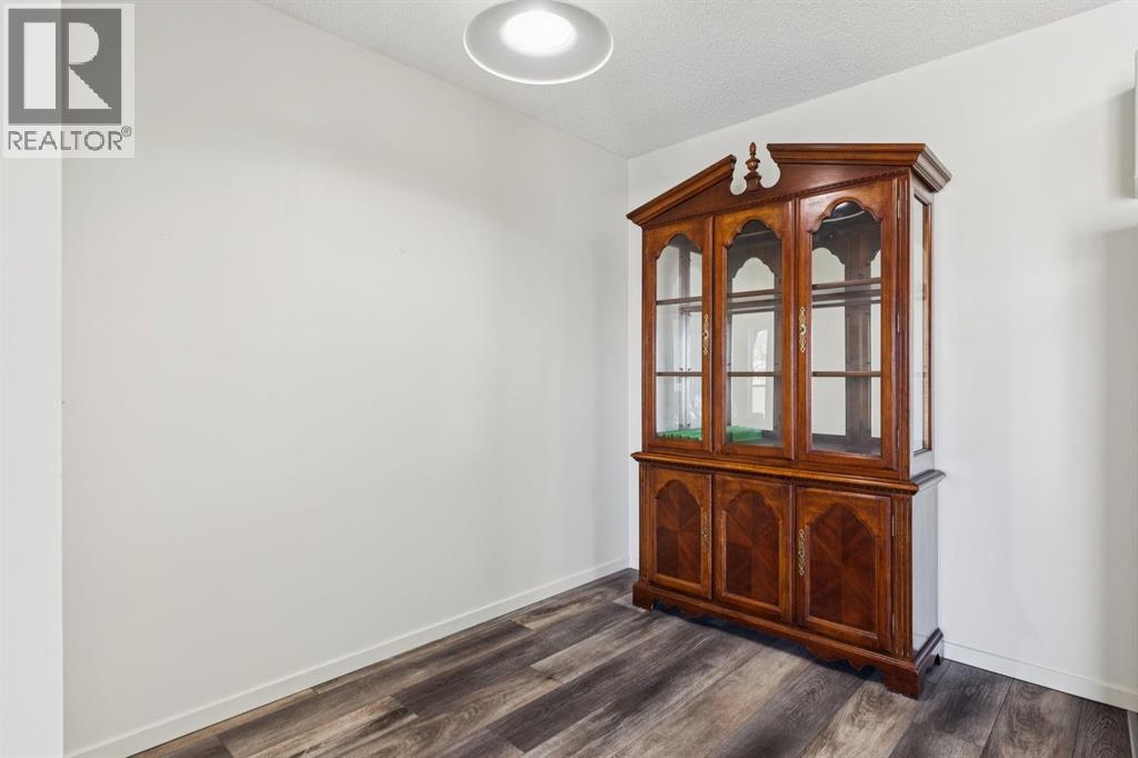 Single Family House for Sale in   Edenwold Heights NW Edgemont Calgary 