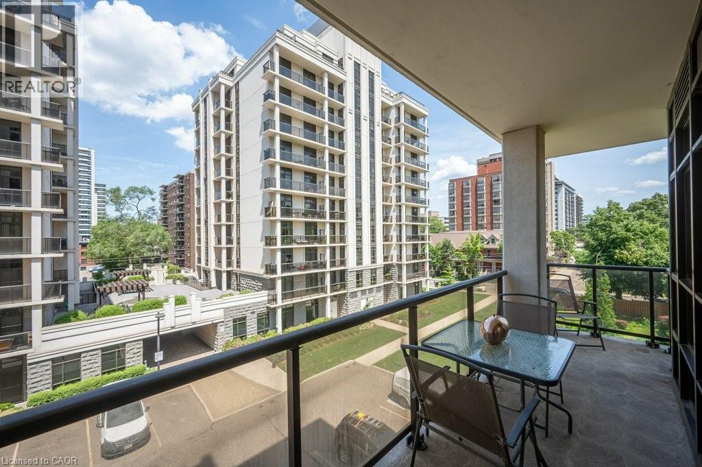 #302 90 CHARLTON AVENUE W - 15