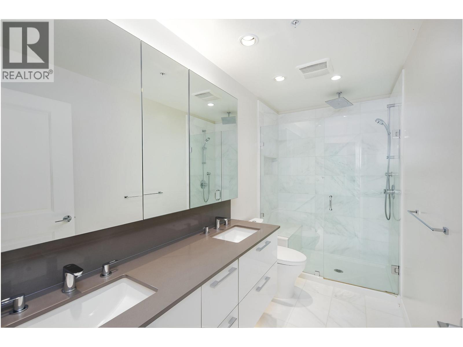 House in Vancouver - Image 17