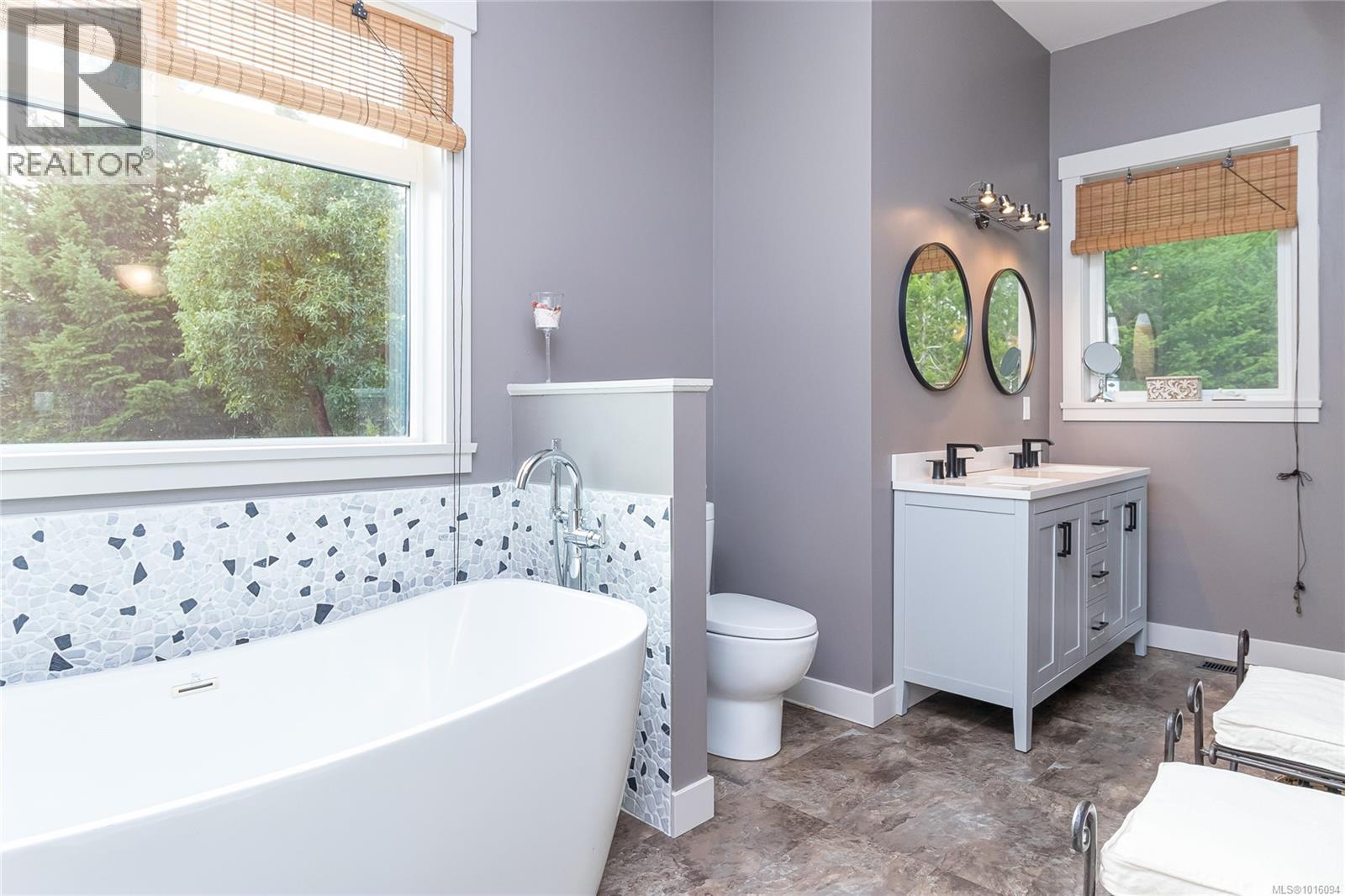 1490 Finlayson View Pl, Shawnigan Lake