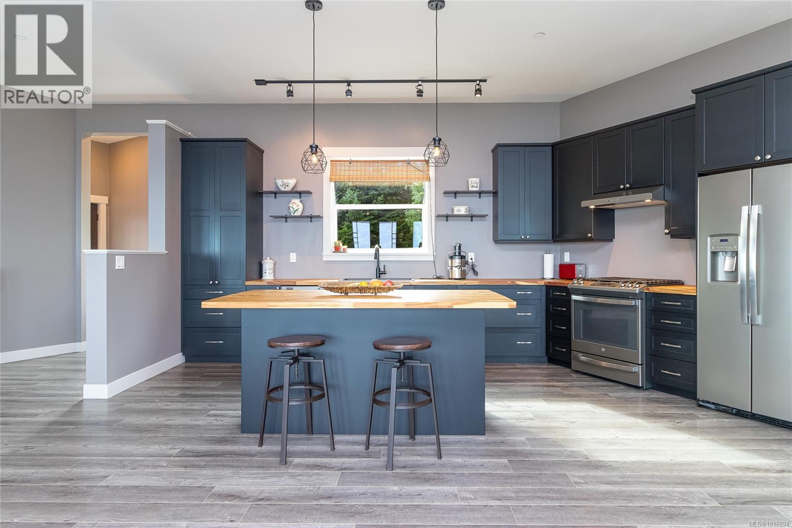 1490 Finlayson View Pl, Shawnigan Lake