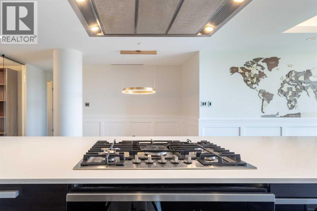 Single Family House for Sale in    Avenue SW Eau Claire Calgary 