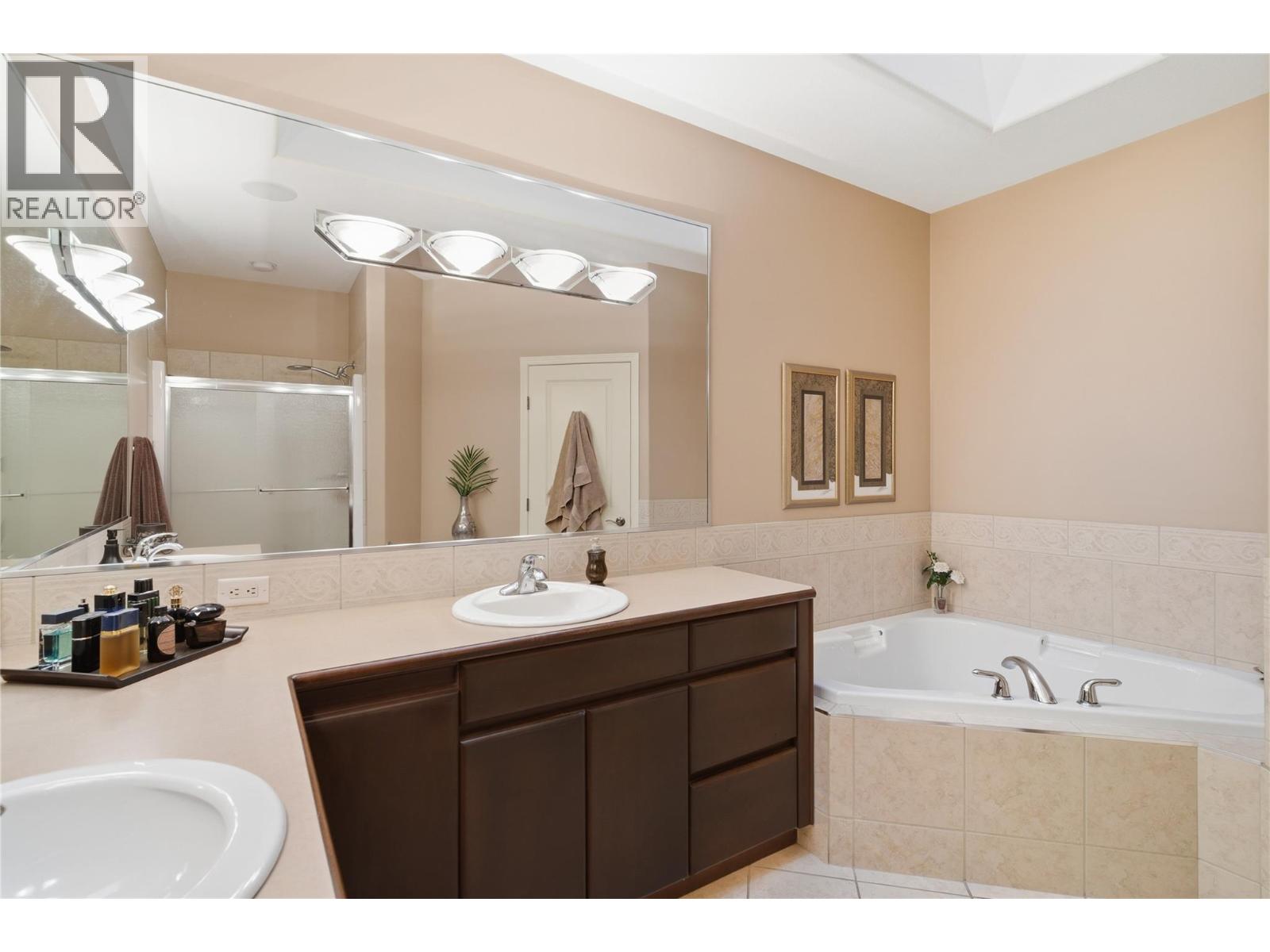 16 2213 Waddington Court, Kelowna