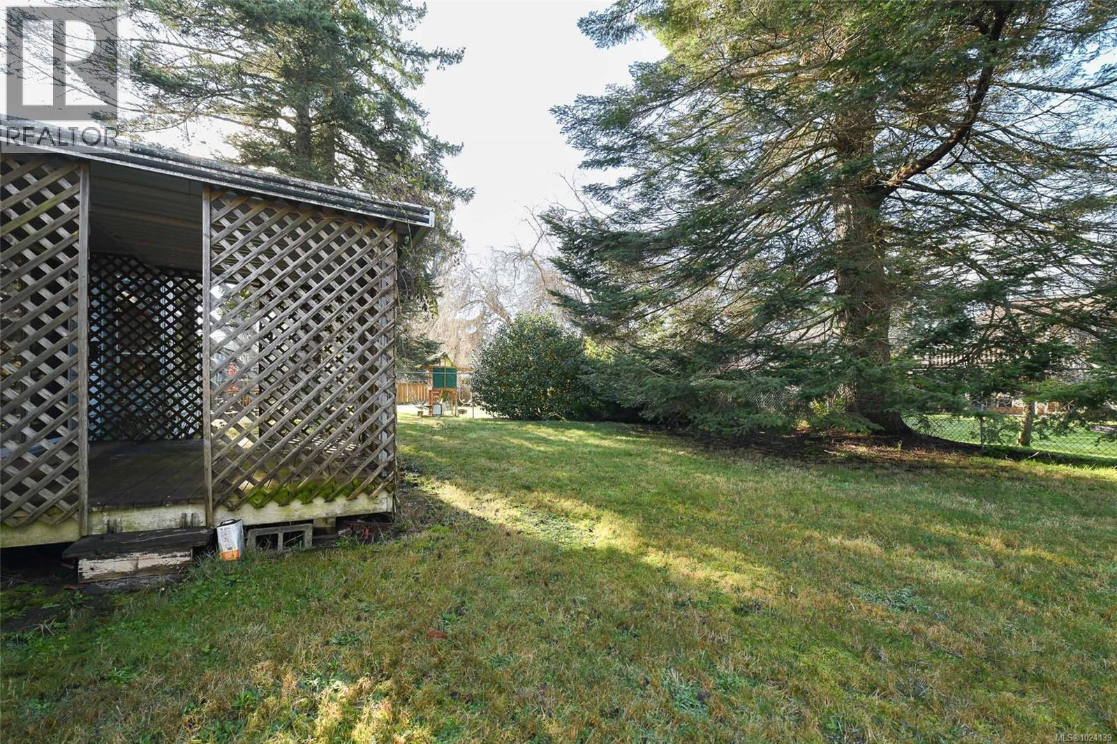 613 Pritchard Rd, Comox