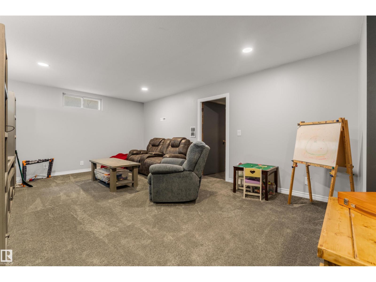 35 LINTHORPE RD, Spruce Grove