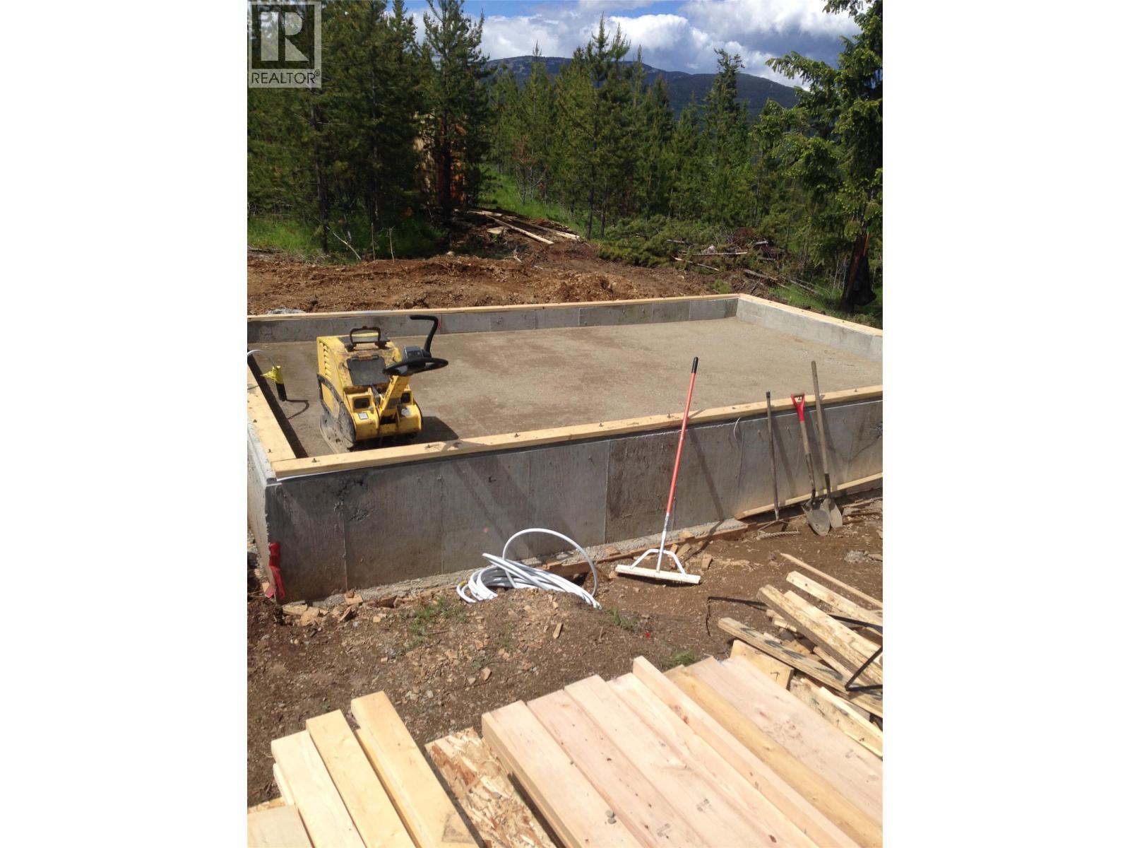  2375 BELCHROME FSR Road, Bridesville