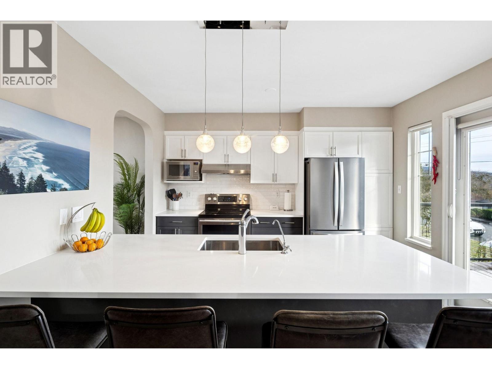 506 TEMPE CRESCENT, North Vancouver