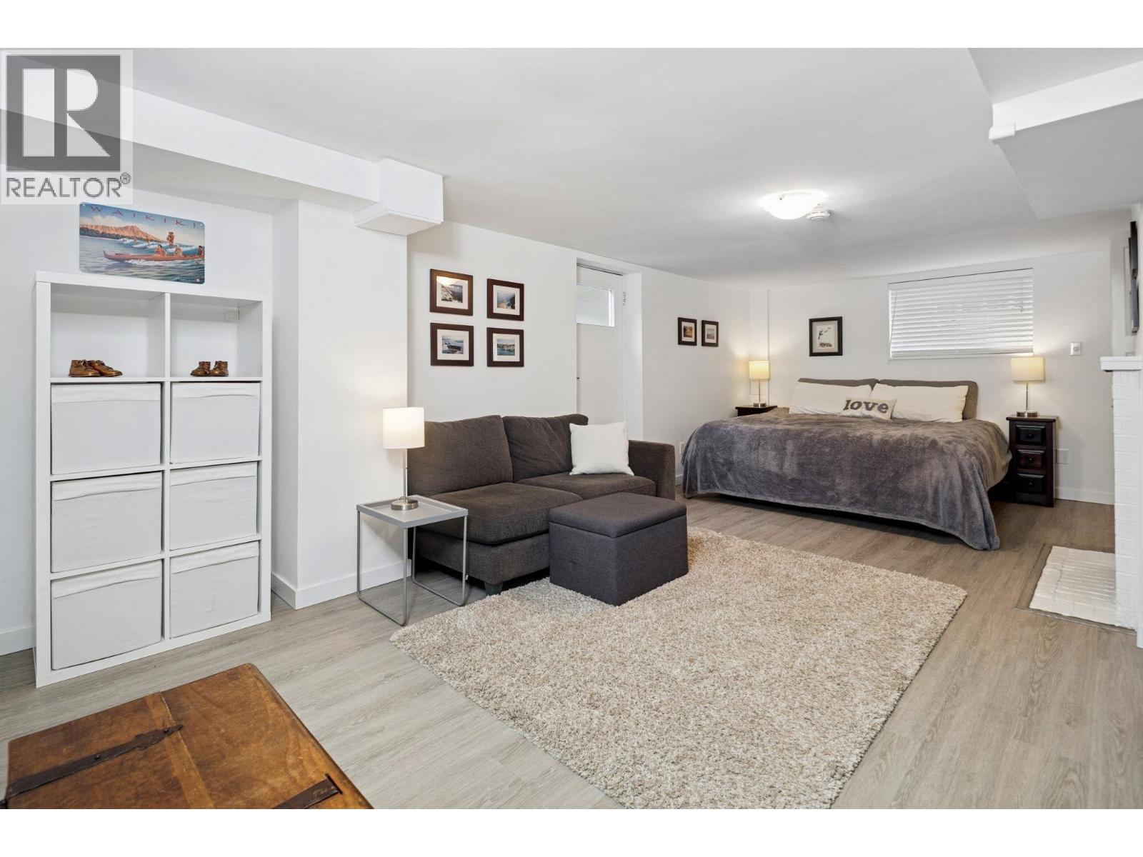 506 TEMPE CRESCENT, North Vancouver