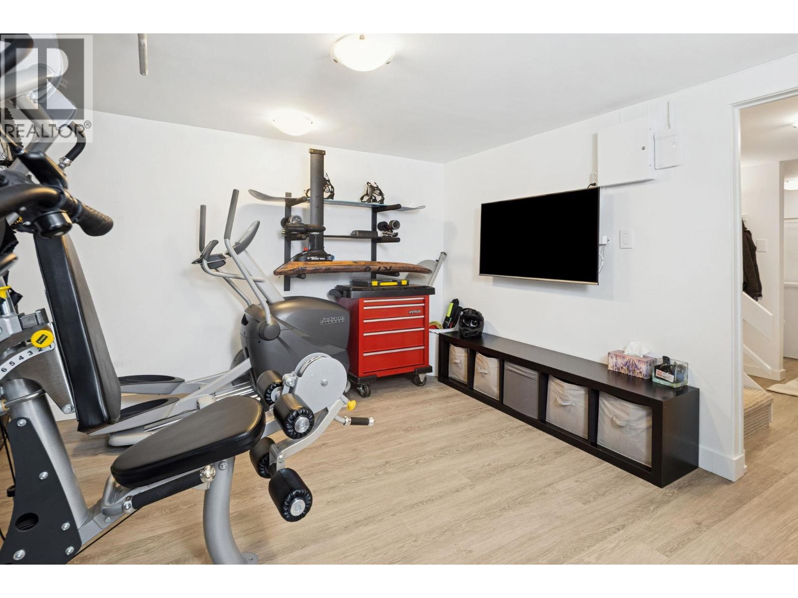 506 TEMPE CRESCENT, North Vancouver