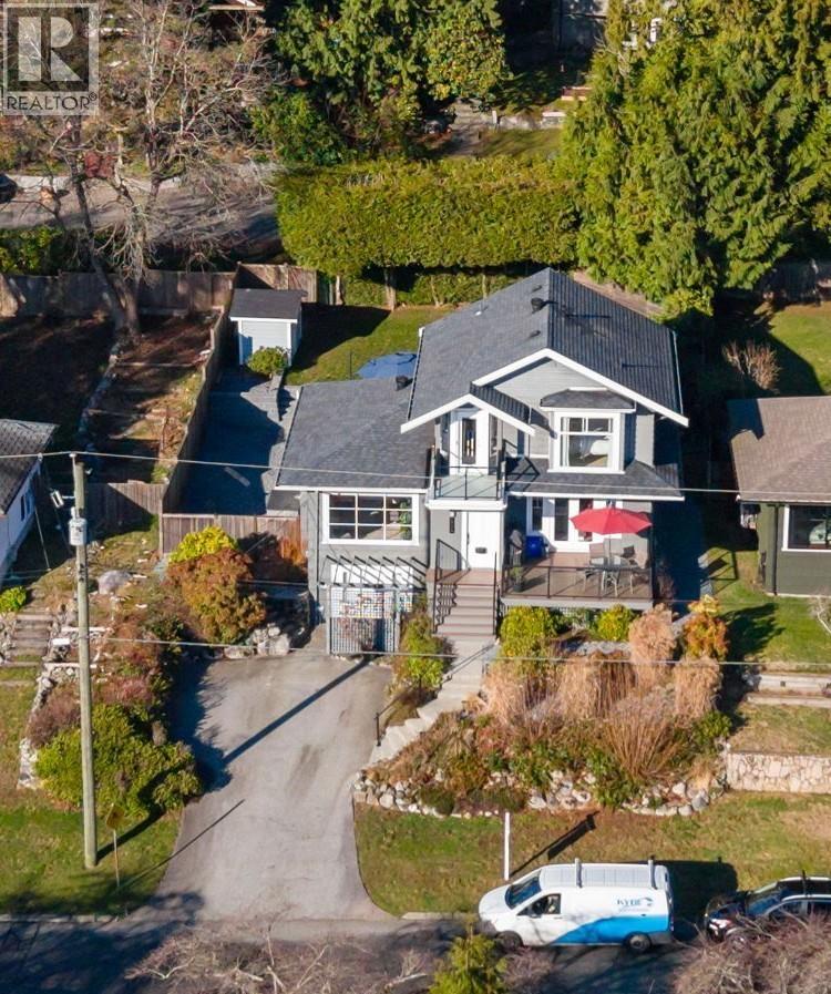 506 TEMPE CRESCENT, North Vancouver