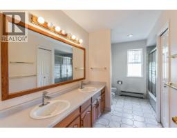 1506 Giles Place, Burnaby, BC V5A3K6 Photo 25