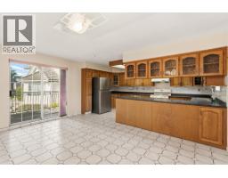 1506 Giles Place, Burnaby, BC V5A3K6 Photo 11
