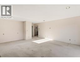 1506 Giles Place, Burnaby, BC V5A3K6 Photo 17