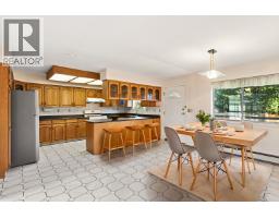 1506 Giles Place, Burnaby, BC V5A3K6 Photo 10