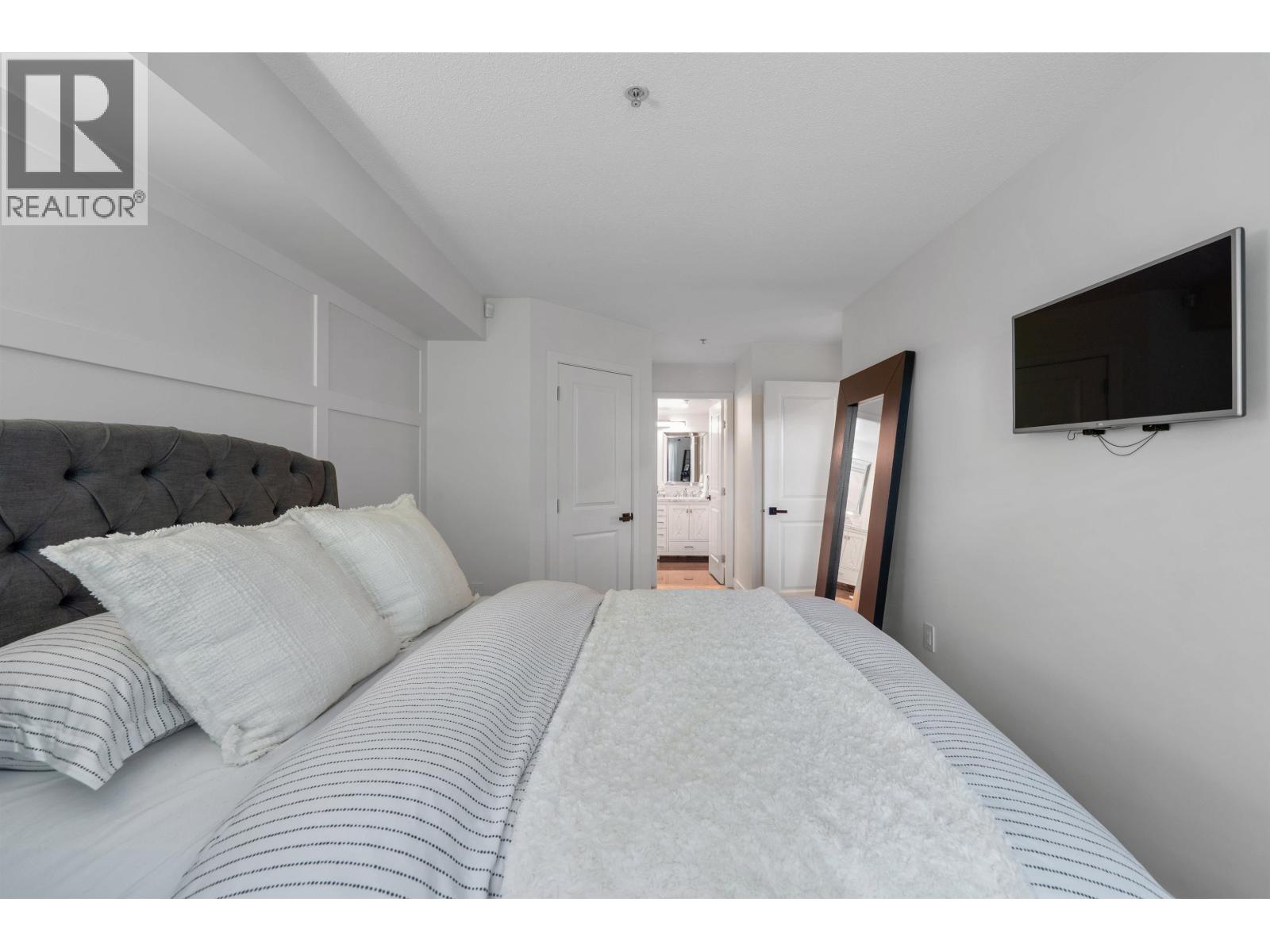 113 19677 MEADOW GARDENS WAY, Pitt Meadows