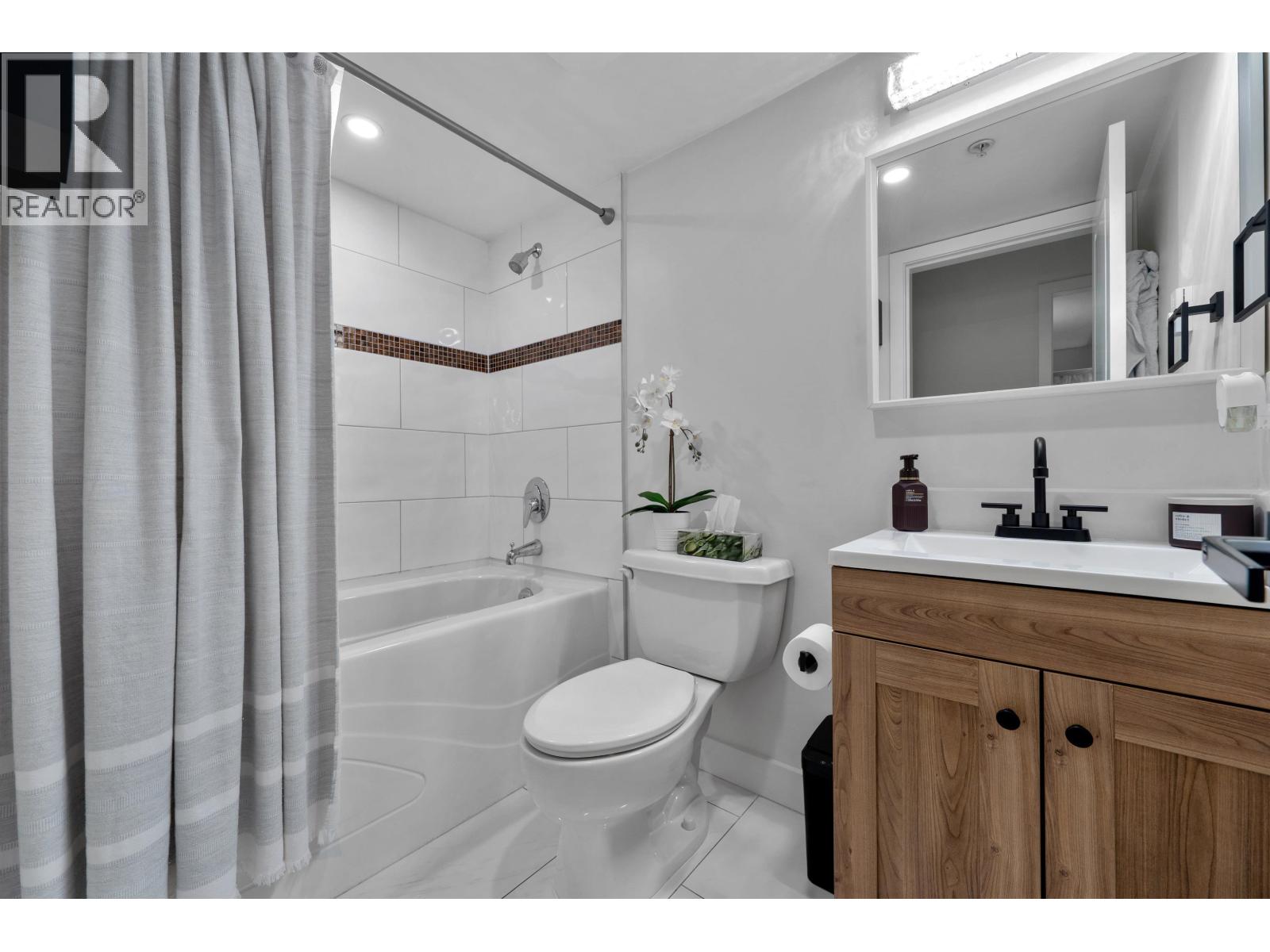 113 19677 MEADOW GARDENS WAY, Pitt Meadows